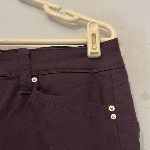 YMI Wannabetta butt? burgundy black cuffed pants Size 11 - Picture 6 of 12